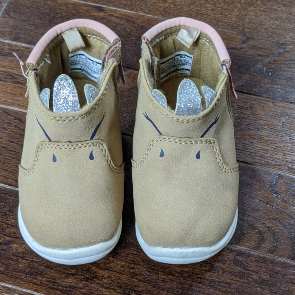 Carter's baby girl booties